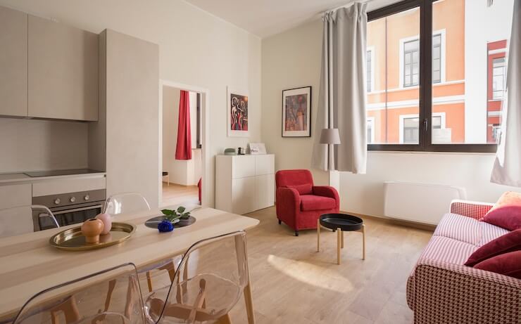 Beautiful apartment with red accents for Airbnb rent